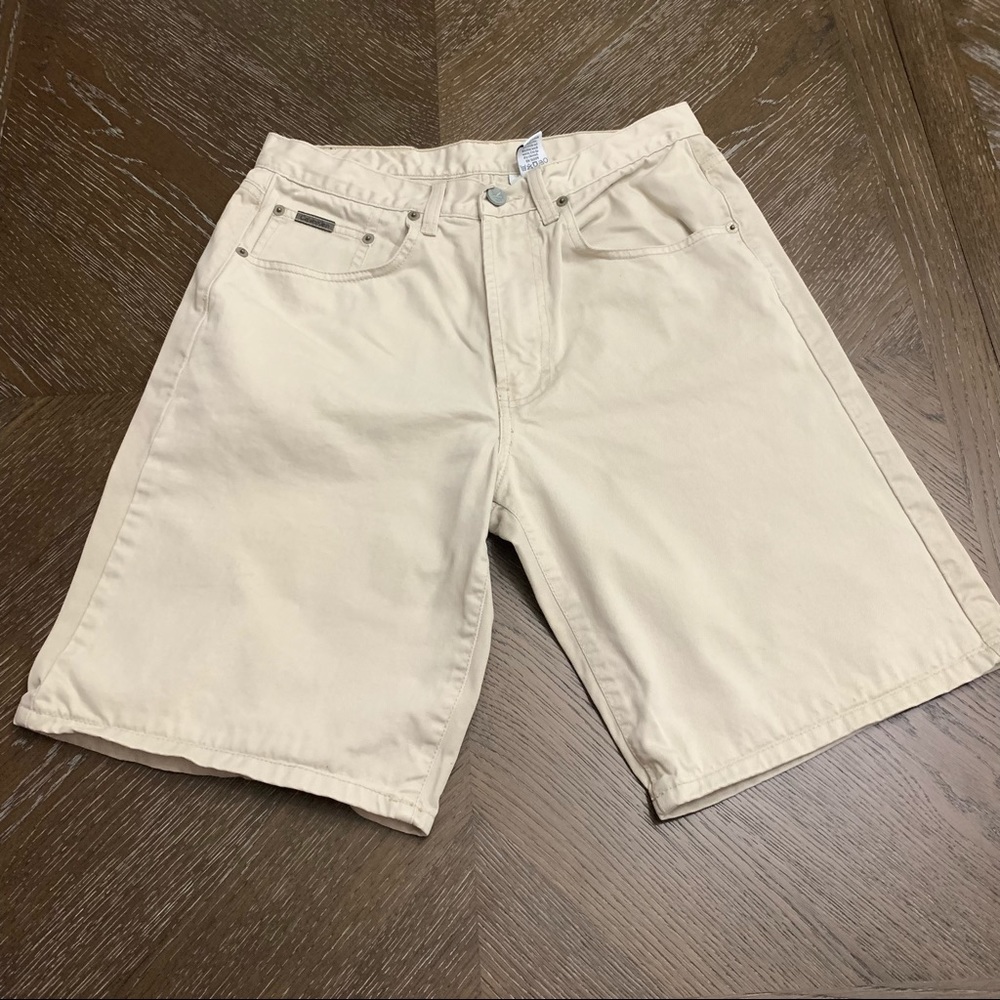 Vintage Y2K Calvin Klein stone + enzyme wash denim shorts Size 31